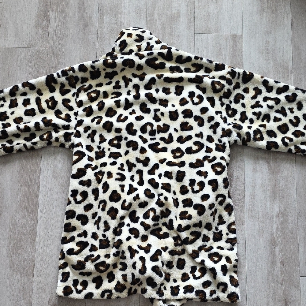 Leopard Print Women's Robe - Picture 5 of 5